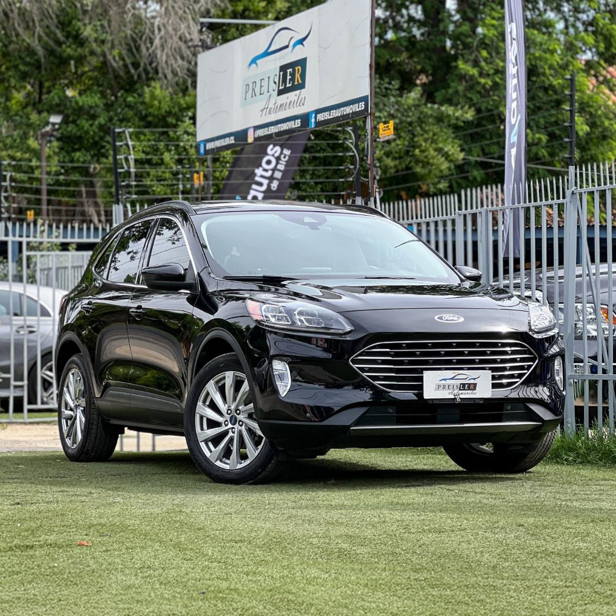 FORD ESCAPE TITANIUM 2023 UN DUEÑO MANTENCIONES - 