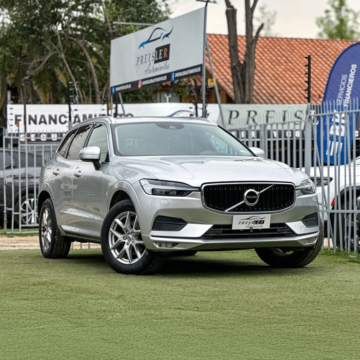 VOLVO XC60 T5 MOMENTUM 2021 UN DUEÑO, MANTENIMIENTO COMPLETO EN LA MARCA - FULL MOTOR