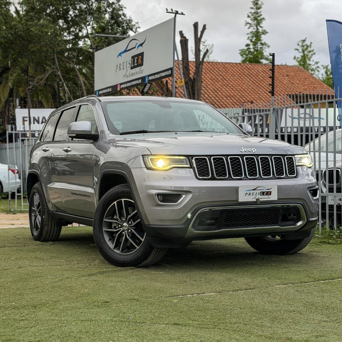 JEEP GRAND CHEROKEE LIMITED 3.6 4X4 2017 EXCELENTE ESTADO - FULL MOTOR