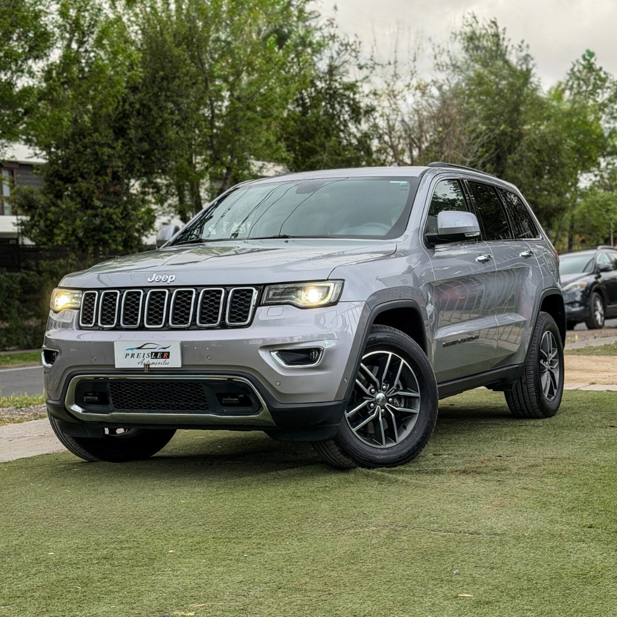 Jeep Grand Cherokee — foto 3 de 27