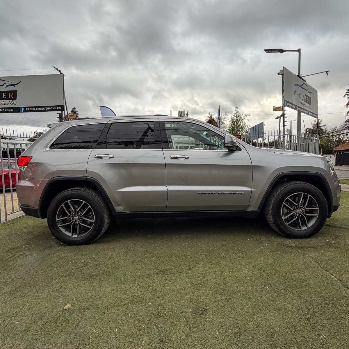 Jeep Grand Cherokee — foto 4 de 27
