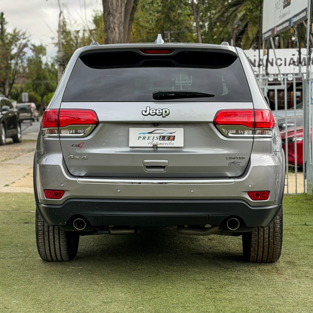 Jeep Grand Cherokee — foto 7 de 27