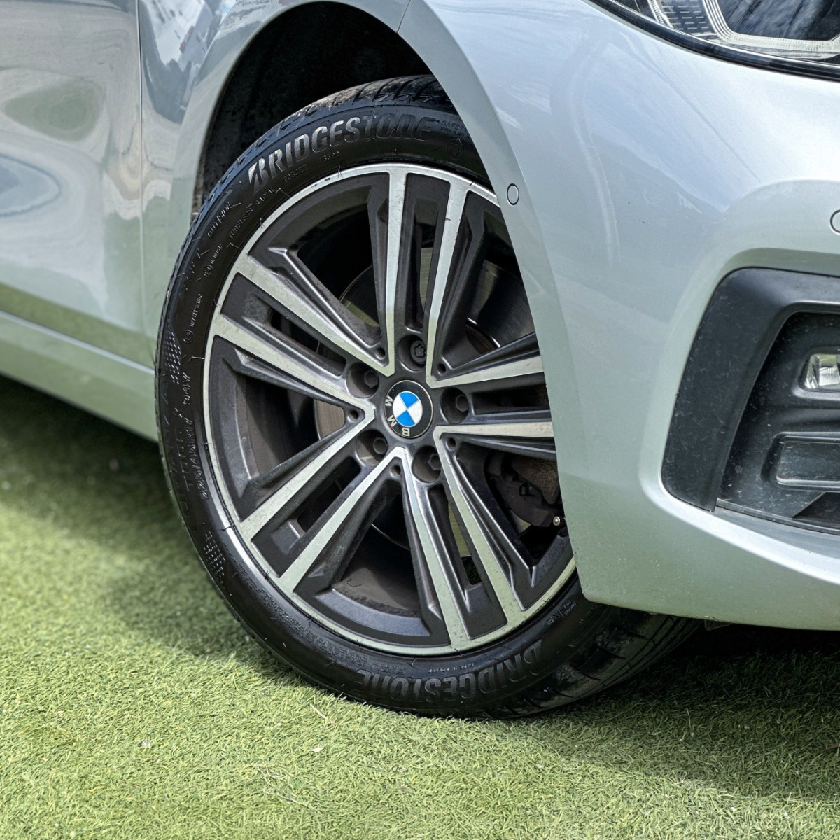 BMW 118 — foto 11 de 27