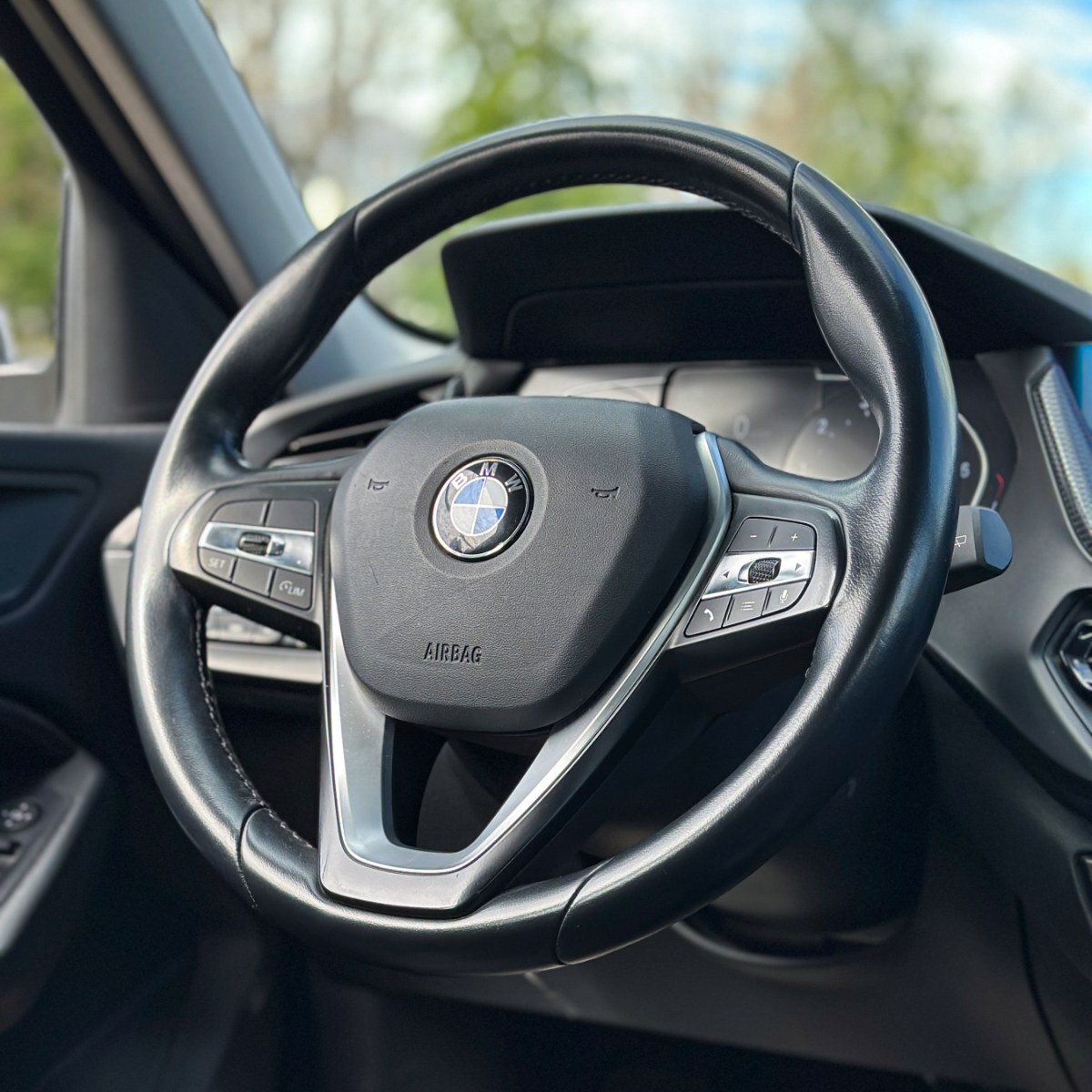 BMW 118 — foto 20 de 27