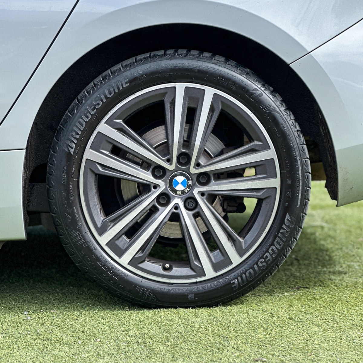 BMW 118 — foto 12 de 27