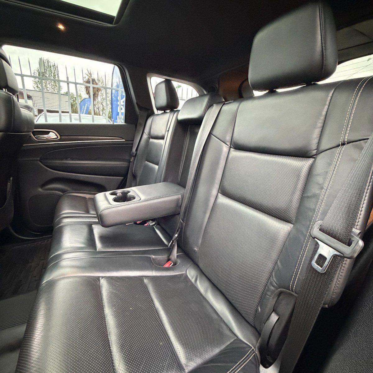 Jeep Grand Cherokee — foto 16 de 27