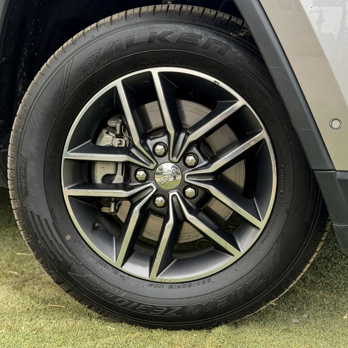 Jeep Grand Cherokee — foto 22 de 27
