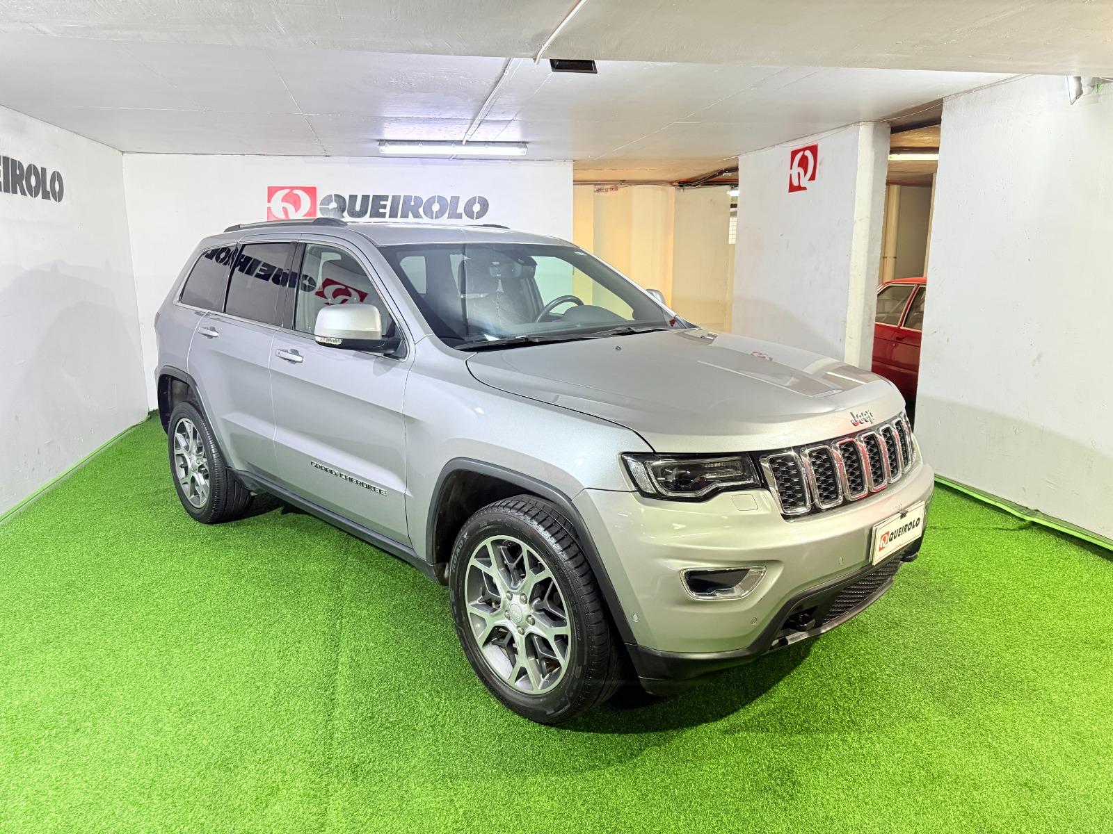 JEEP GRAND CHEROKEE LAREDO 3.6 AUT 4X2 2021 EXCELENTES CONDICIONES, UNICO DUEÑO - QUEIROLO MUNDO 4x4