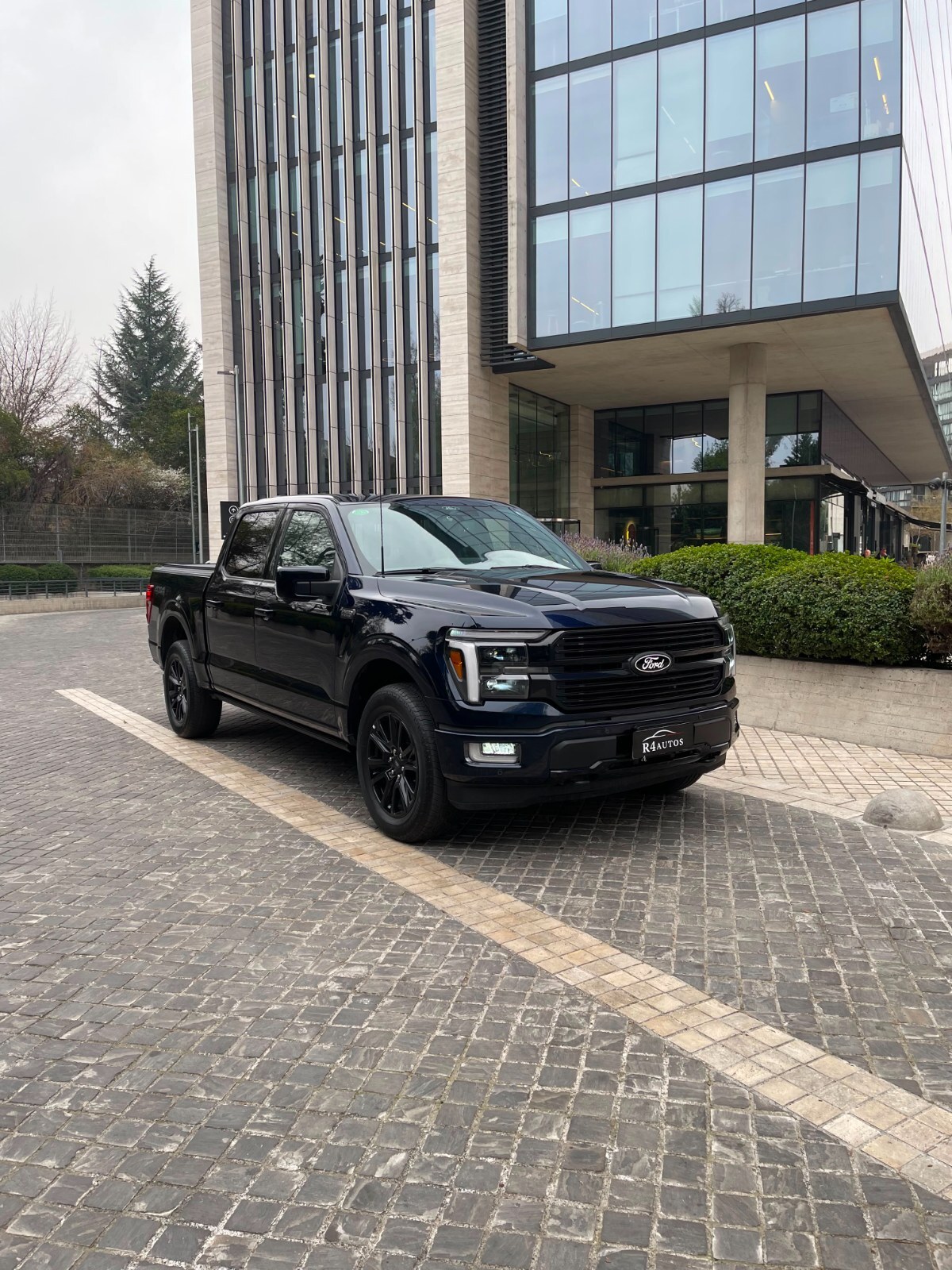 FORD F-150 PLATINUM 2025  - R4 Autos