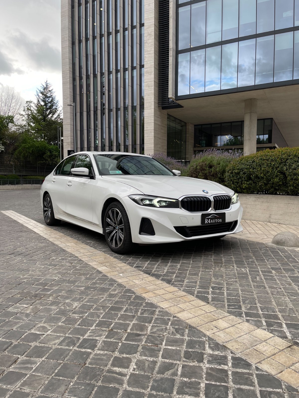 BMW 320I DYNAMIC 2023 - FULL MOTOR