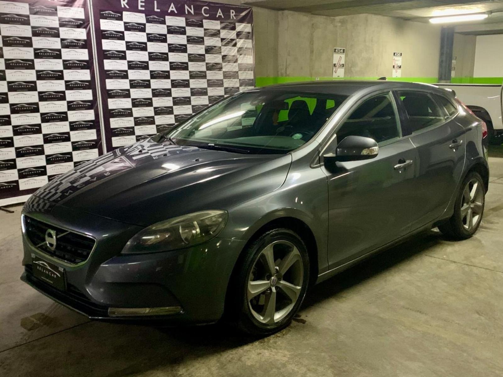 VOLVO V40 CONFORT 1.6 2014 Muy bien cuidado - RELANCAR