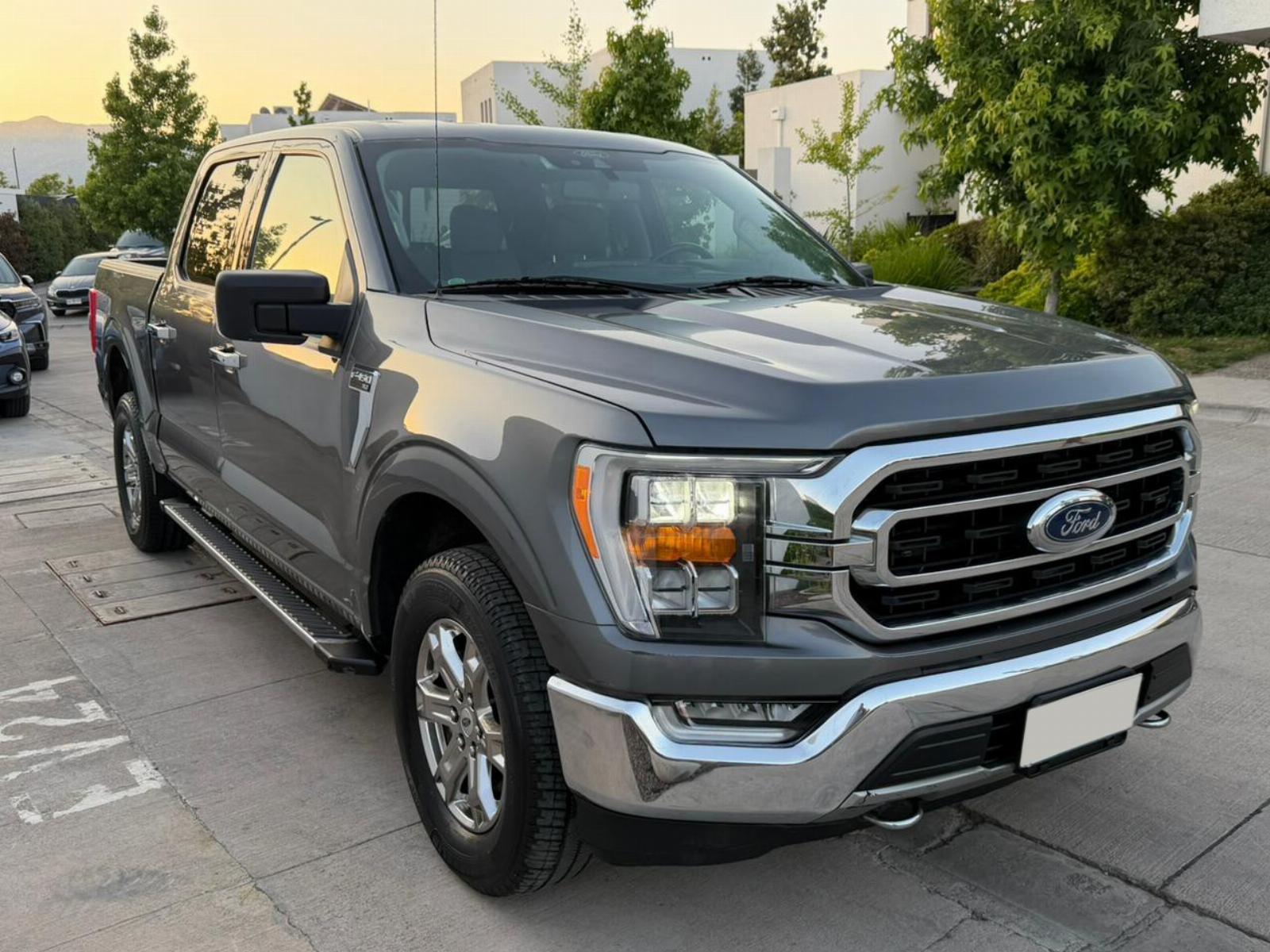 FORD F-150 XLT 2022 Automatico - Facturable - FULL MOTOR