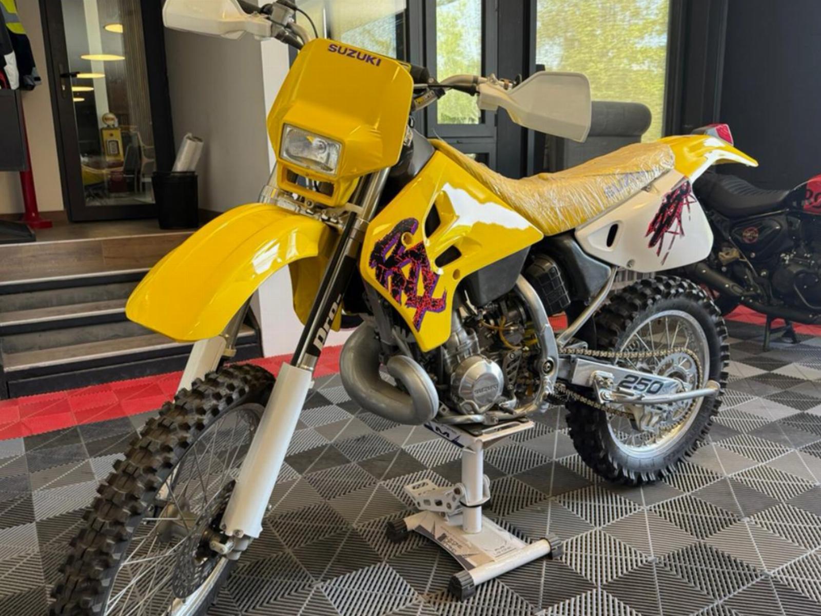 SUZUKI RMZ 250 RMX 250 1993 Restaurada - FULL MOTOR