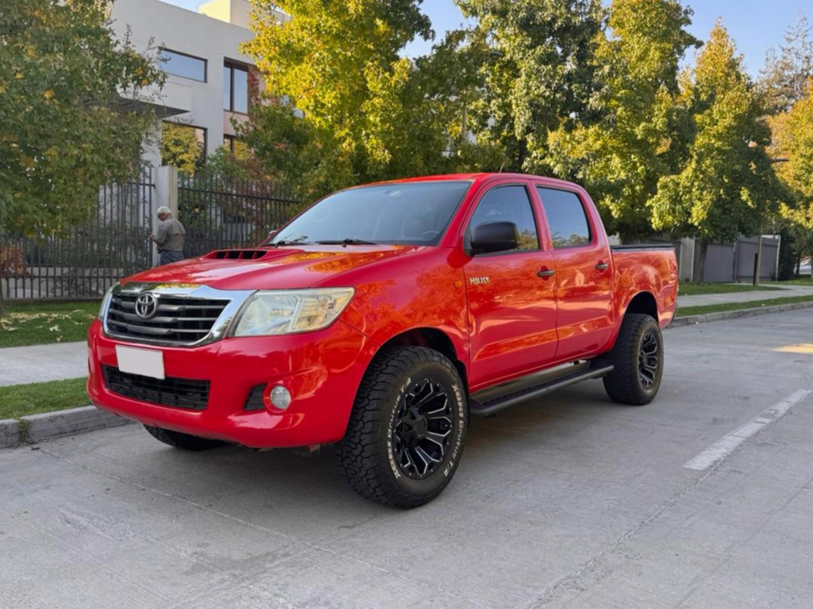 TOYOTA HILUX SR 4x2 2015 Unico dueño - Interior excelente - 2 copias de lla - FULL MOTOR
