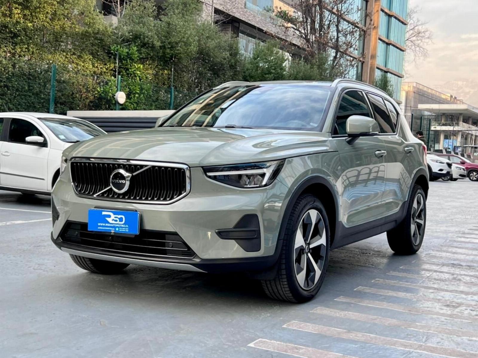 VOLVO XC40 B4 PLUS 2.0 AT 2023 MANTENIMIENTO EN LA MARCA UN DUEÑO - FULL MOTOR