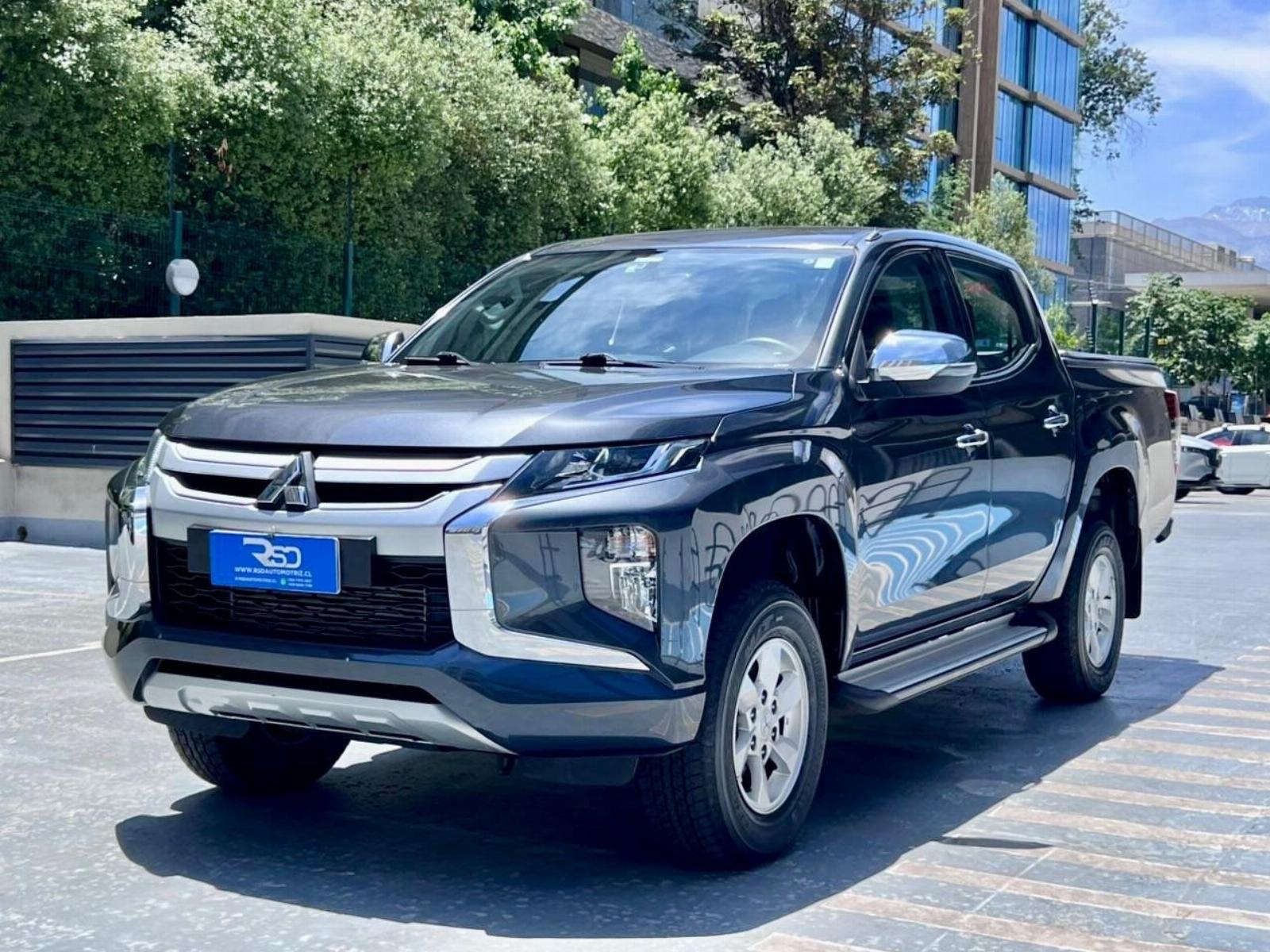 MITSUBISHI L200 KATANA CR 2.4 MT 2020 UN DUEÑO MANTENIMIENTO AL DÍA - FULL MOTOR