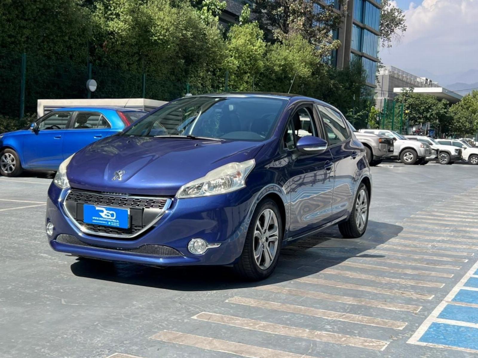 PEUGEOT 208 ALLURE 1.6 AUT 2014 UN DUEÑO MANTENIMIENTO AL DÍA - FULL MOTOR