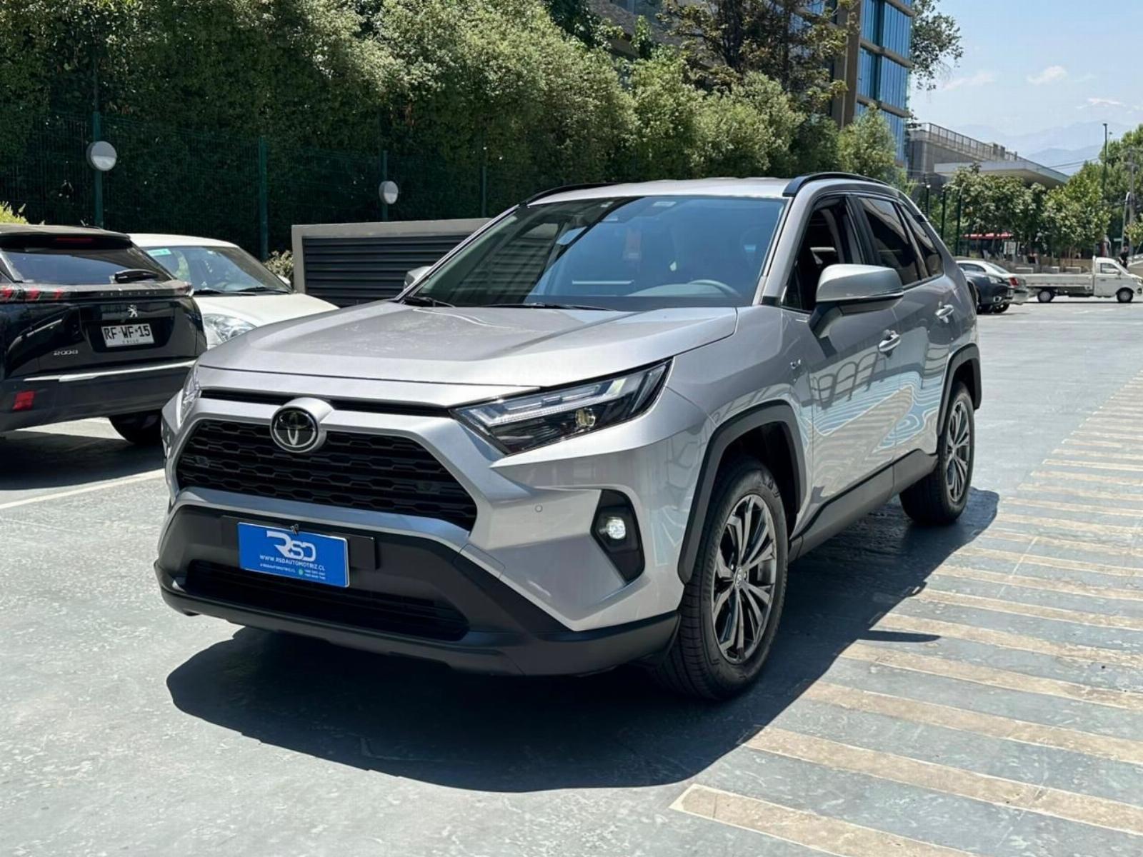 TOYOTA RAV 4 XLE 2.5 CVT 2026 UN DUEÑO MANTENIMIENTO EN LA MARCA - FULL MOTOR