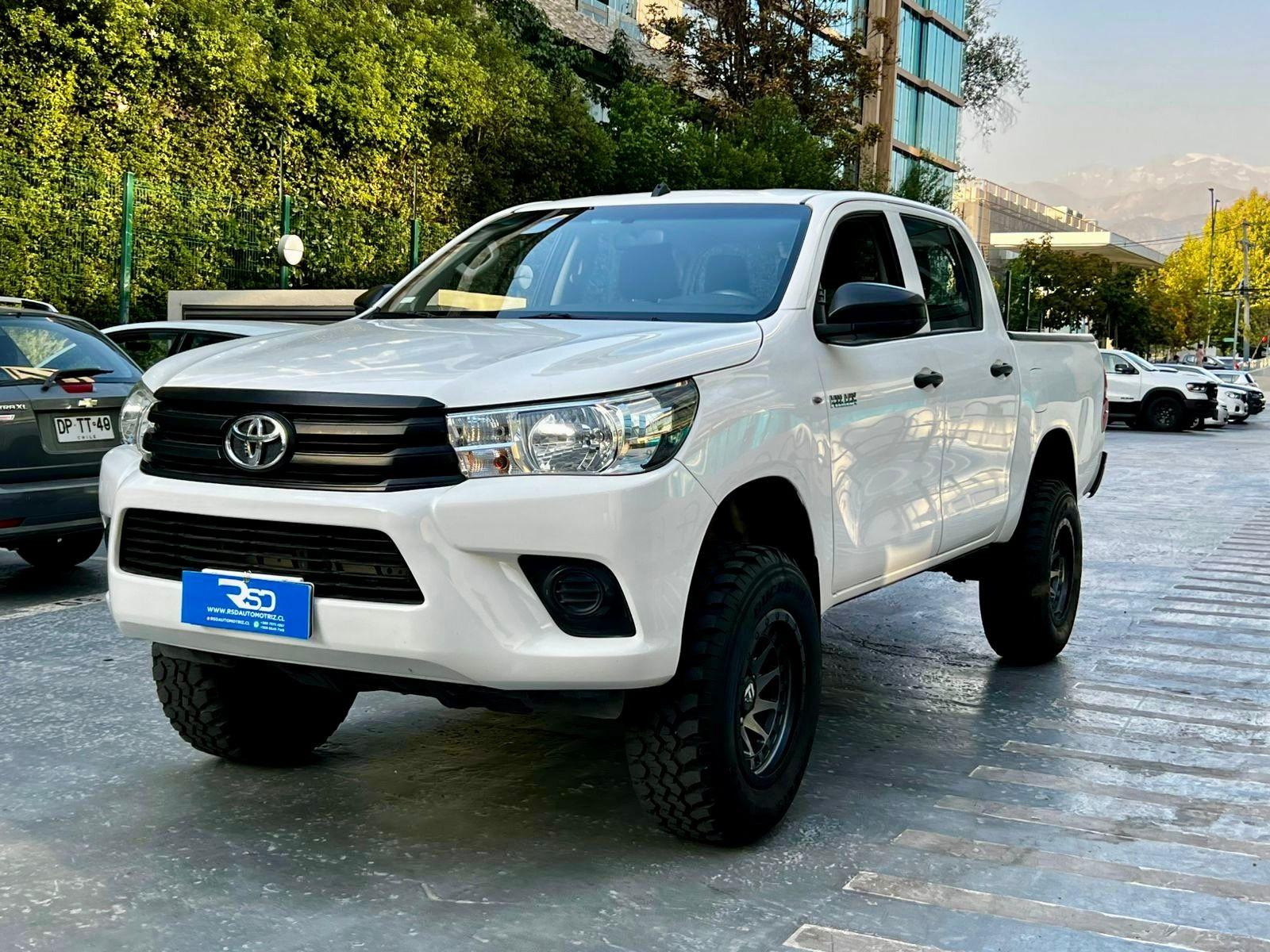 TOYOTA HILUX DX 2.7 MT 2020 UN DUEÑO MANTENIMIENTO AL DIA - FULL MOTOR