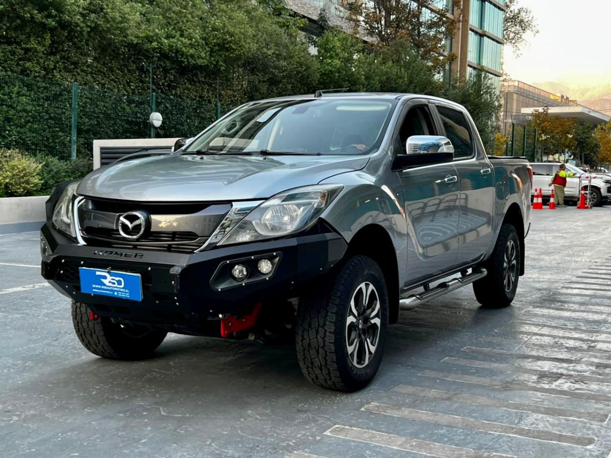 MAZDA BT-50 SDX 4X4 3.2 AT 2018 MANTENIMIENTO AL DIA - FULL MOTOR