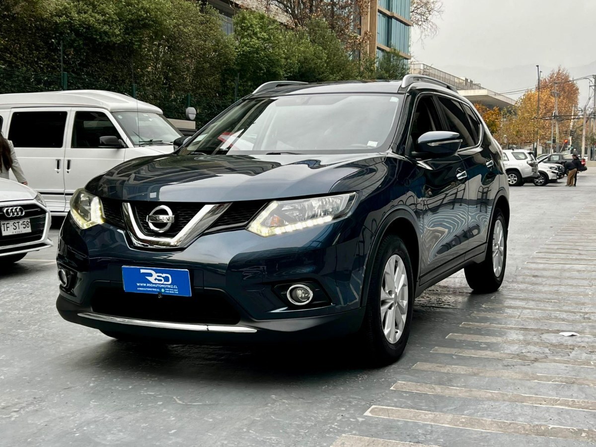 NISSAN X-TRAIL ADVANCE 2.5 AT 2016 TRES CORRIDAS DE ASIENTOS - FULL MOTOR