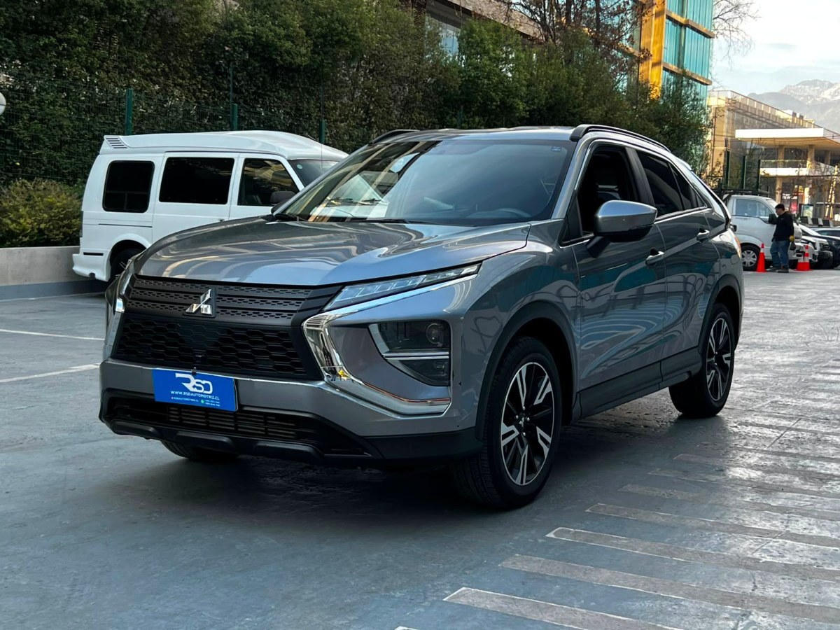 MITSUBISHI ECLIPSE CROSS RX 1.5 AT 2022 MANTENIMIENTO EN LA MARCA UN DUEÑO - FULL MOTOR