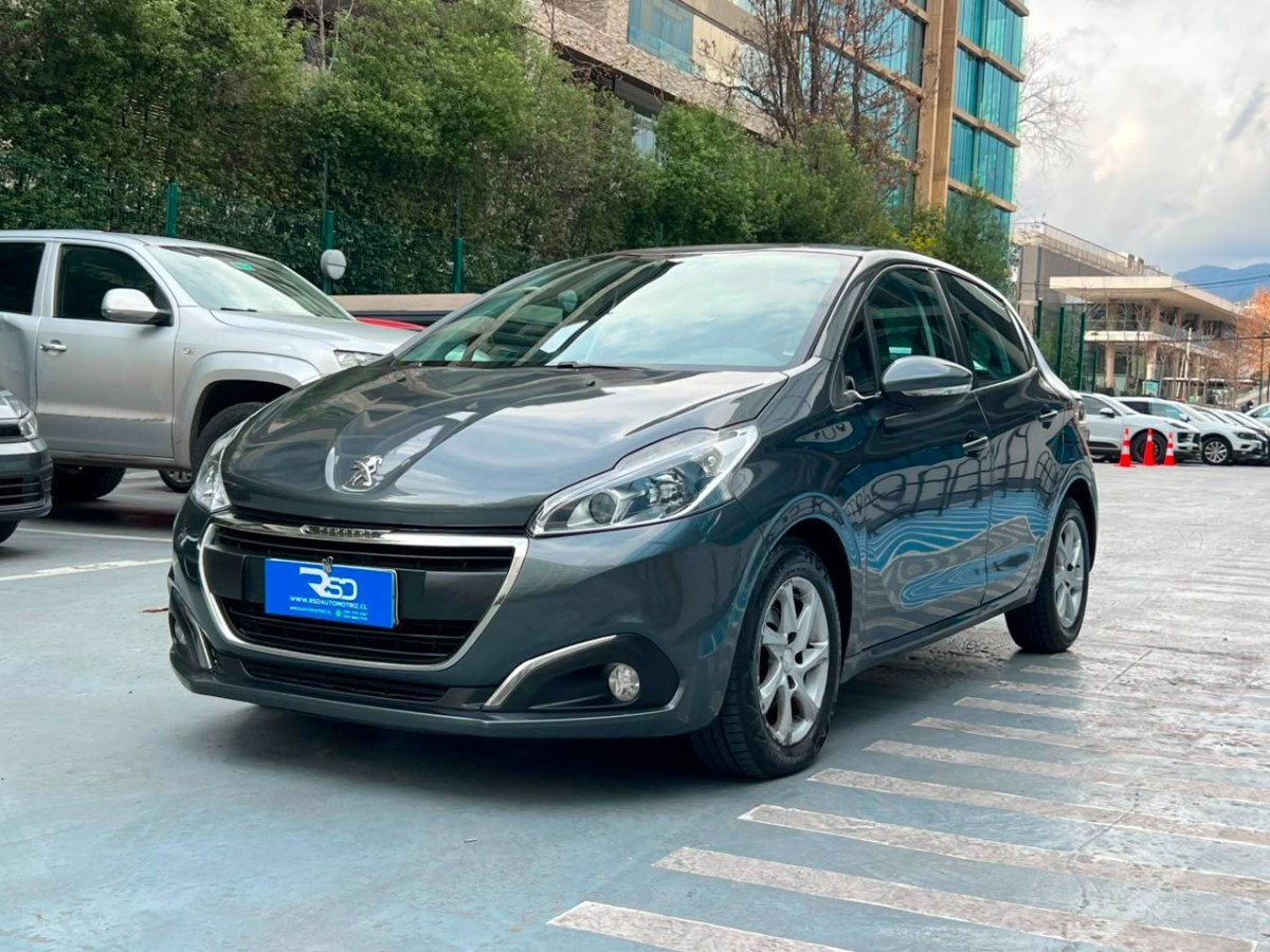 PEUGEOT 208 ACTIVE HDI 1.6 MT 2017 UN DUEÑO MANTENIMIENTO AL DIA - FULL MOTOR