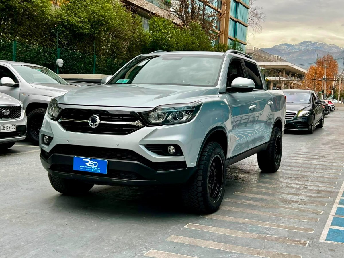 SSANGYONG MUSSO DELUXE 2.2 DIESEL 4x4 AT 2021 ÚNICO DUEÑO - FULL MOTOR