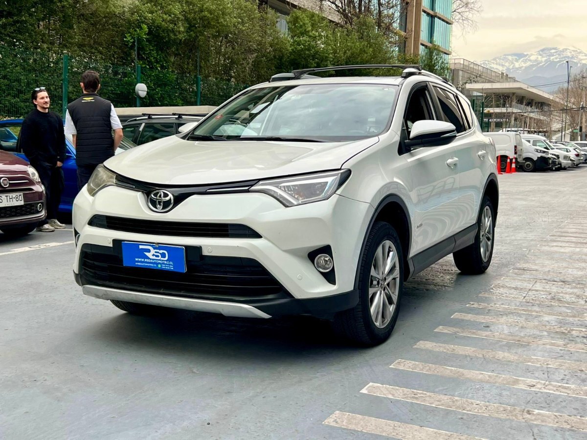 TOYOTA RAV 4 LIMITED 4X4 AT 2.5 2016 MANTENIMIENTO AL DIA  - RSD