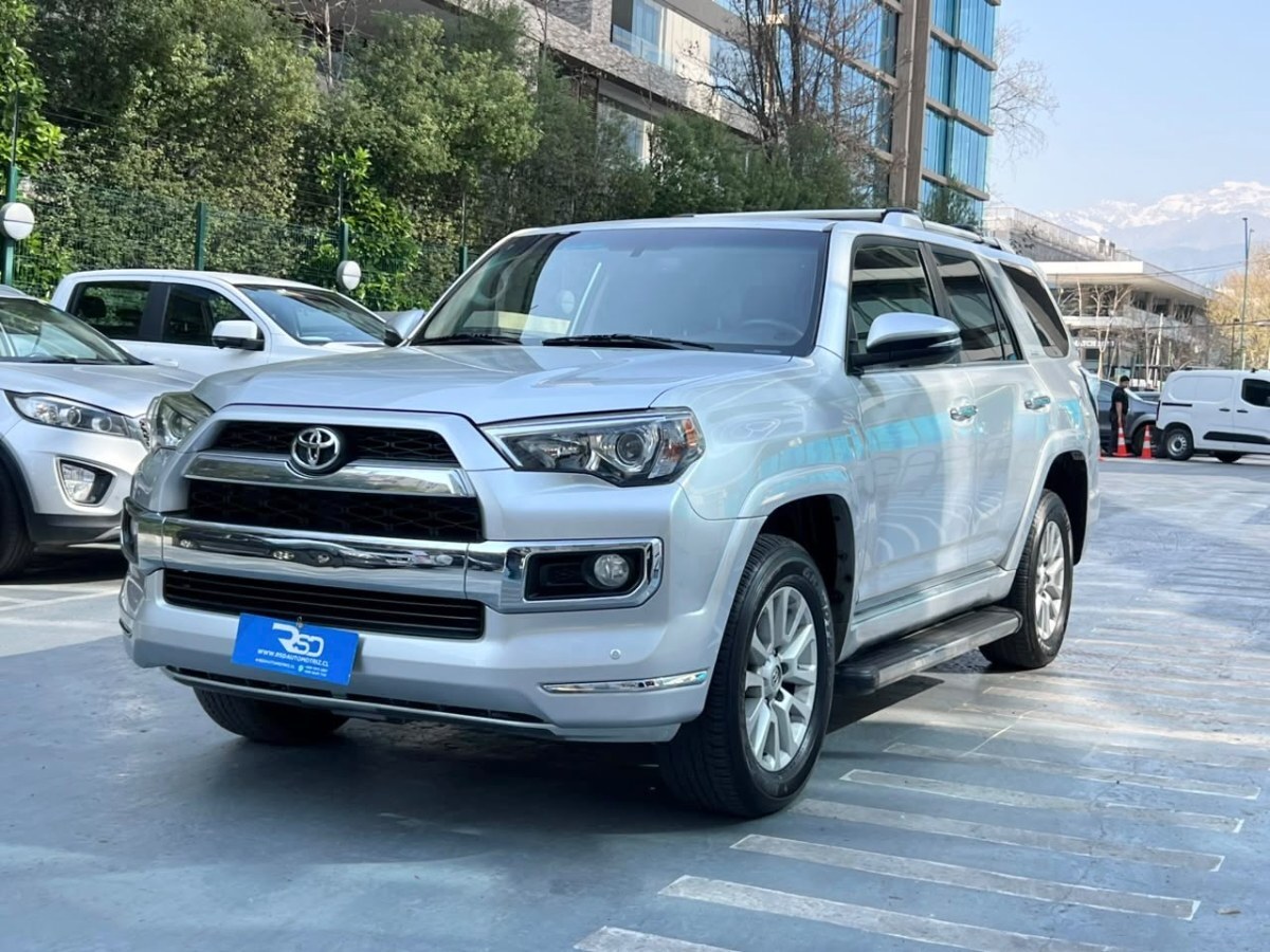 TOYOTA 4 RUNNER LIMITED 4X4 2017 ÚNICO DUEÑO - FULL MOTOR