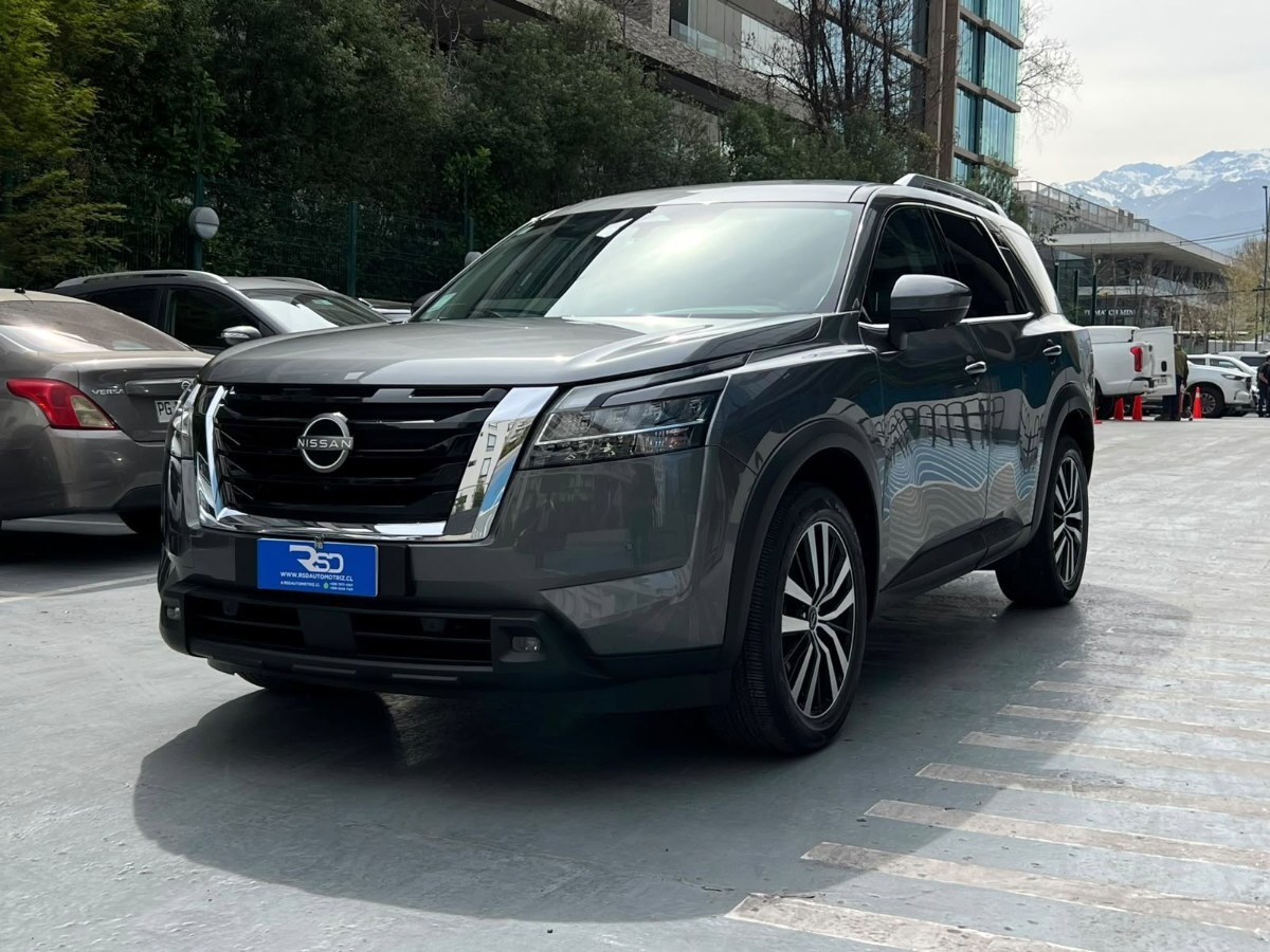 NISSAN PATHFINDER ADVANCE 4X2 3.5 2024 MANTENIMIENTO EN LA MARCA - FULL MOTOR