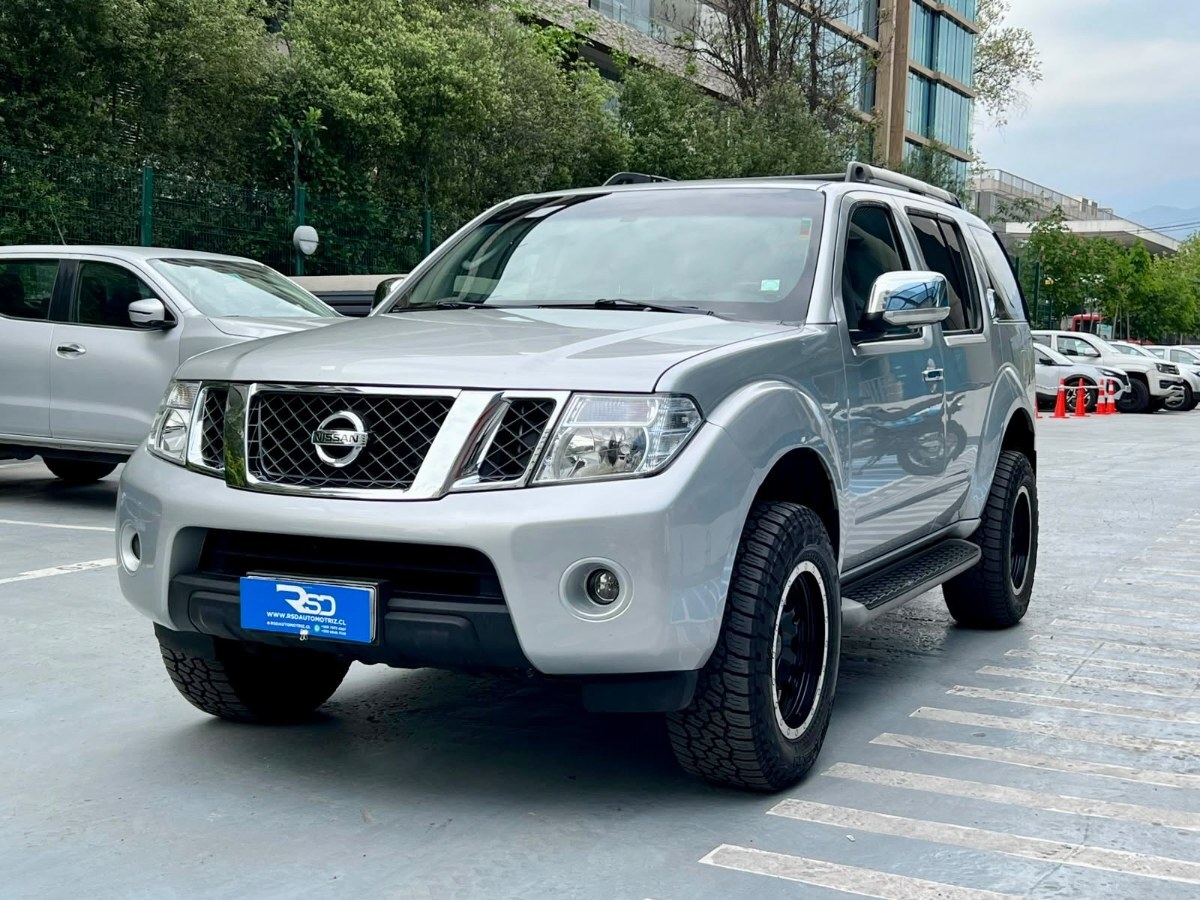 NISSAN PATHFINDER SE 4X4 AT 2.5 2012 ÚNICO DUEÑO - FULL MOTOR