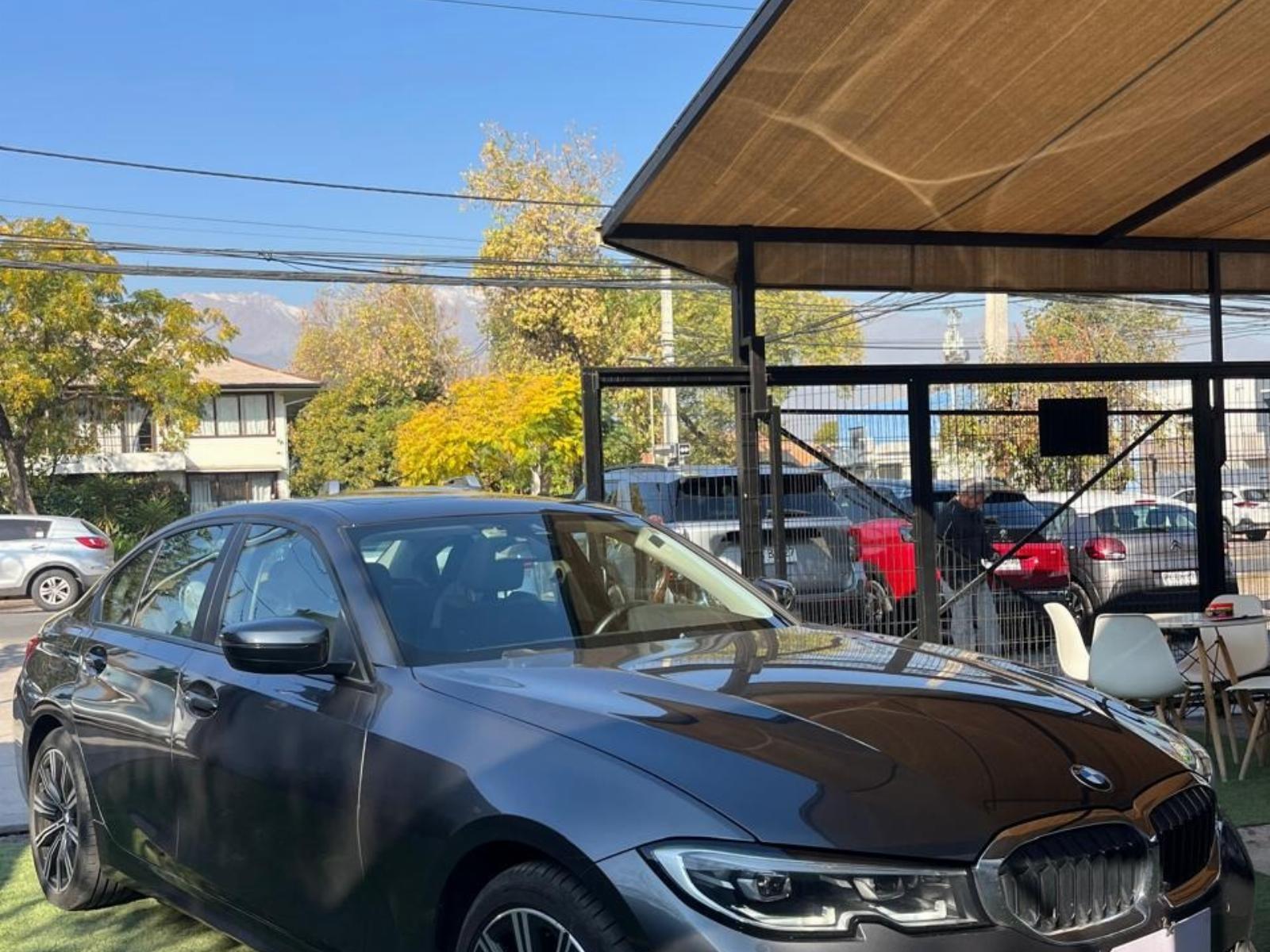 BMW 330I 330i Otto 2.0 2021 bencina, mantenciones en la marca pagadas hasta l - FULL MOTOR