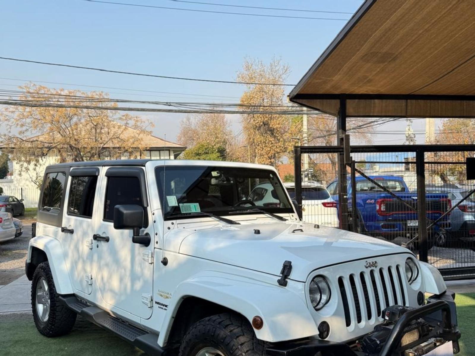 JEEP WRANGLER 2015 Jeep Wrangler unlimited zahara 2.8 4x4 automa 2015 unico dueno con copia de llaves - FULL MOTOR