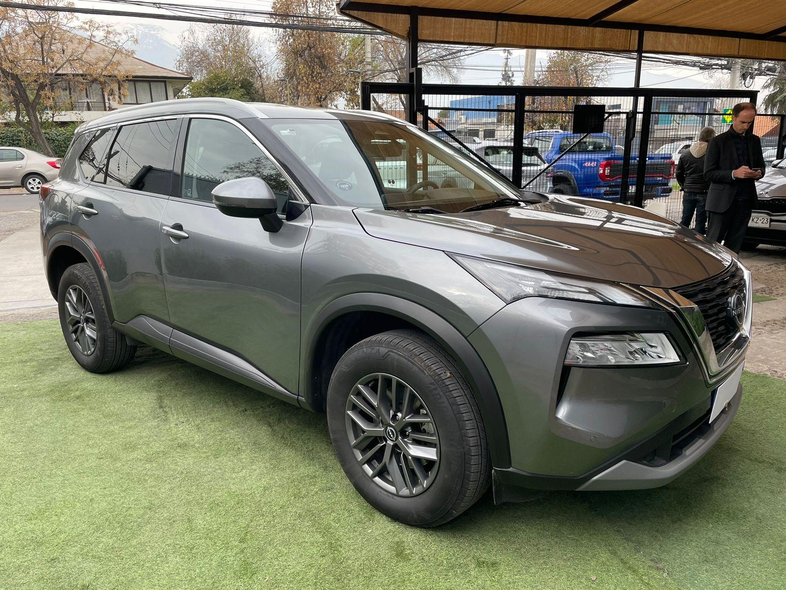 NISSAN X-TRAIL Nissan X-Trail 4x2 7A 3 CORRIDAS 2023 EXCELENTE ESTADO, solo 20.604 kms copia de llaves - 
