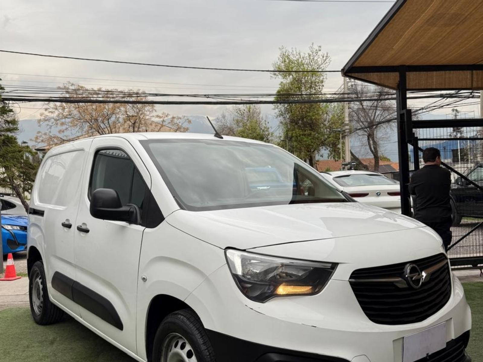 OPEL COMBO HDI 92 LT 5 P 1.6 2021 EXCELENTE ESTADO - 