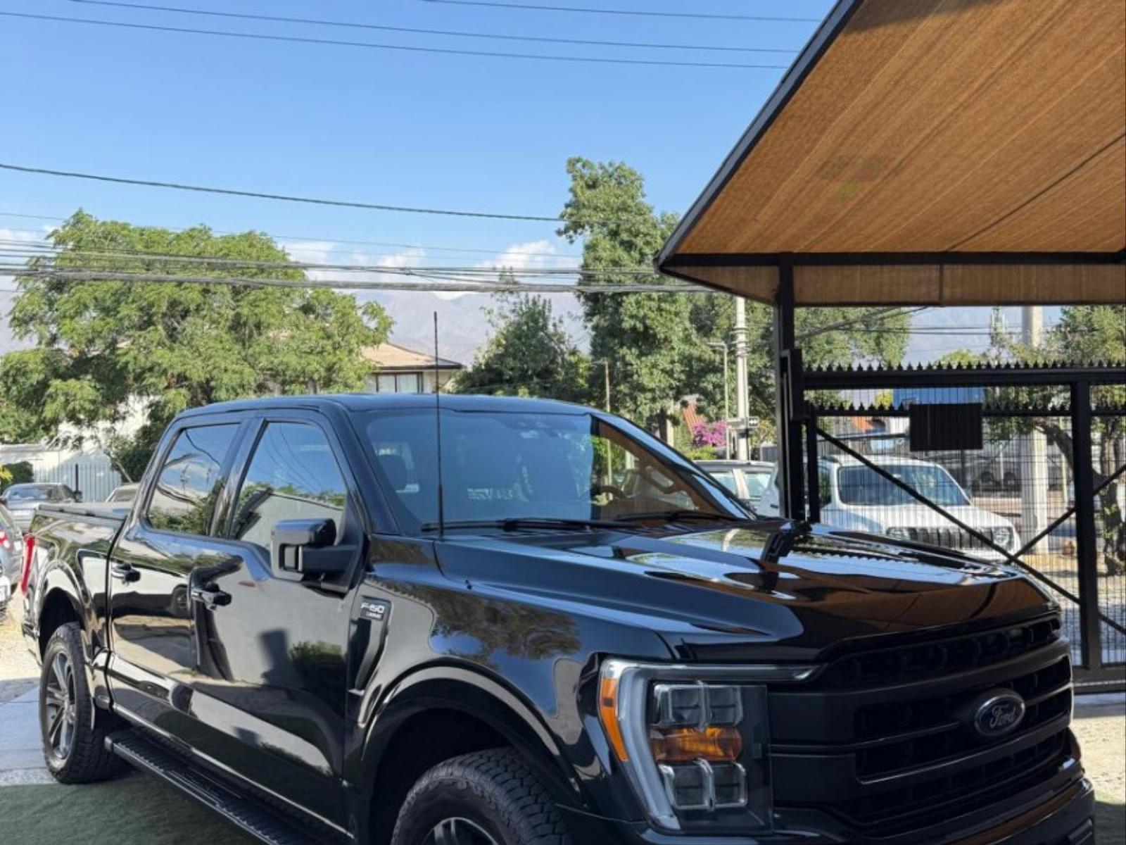 FORD F-150 LARIAR SPORT 5.0 2022 FACTURABLE UN SOLO DUEÑO - FULL MOTOR