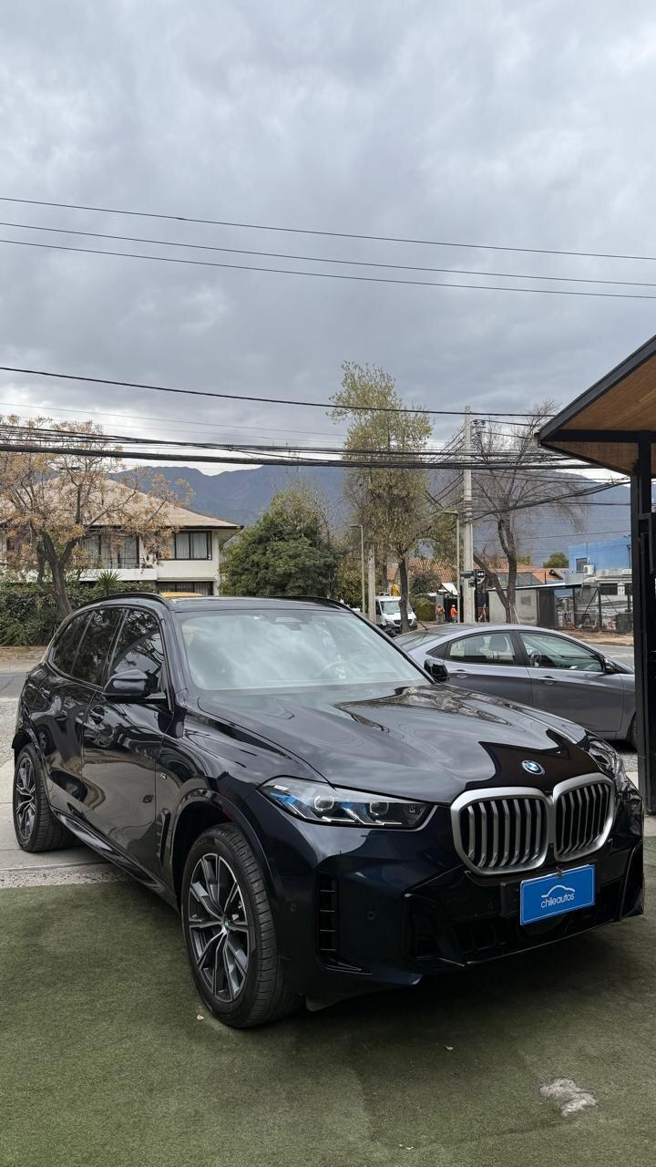 BMW X5 XDRIVE 50E M SPORT LCI 2025 UN SOLO DUEÑO HIBRIDO - FULL MOTOR