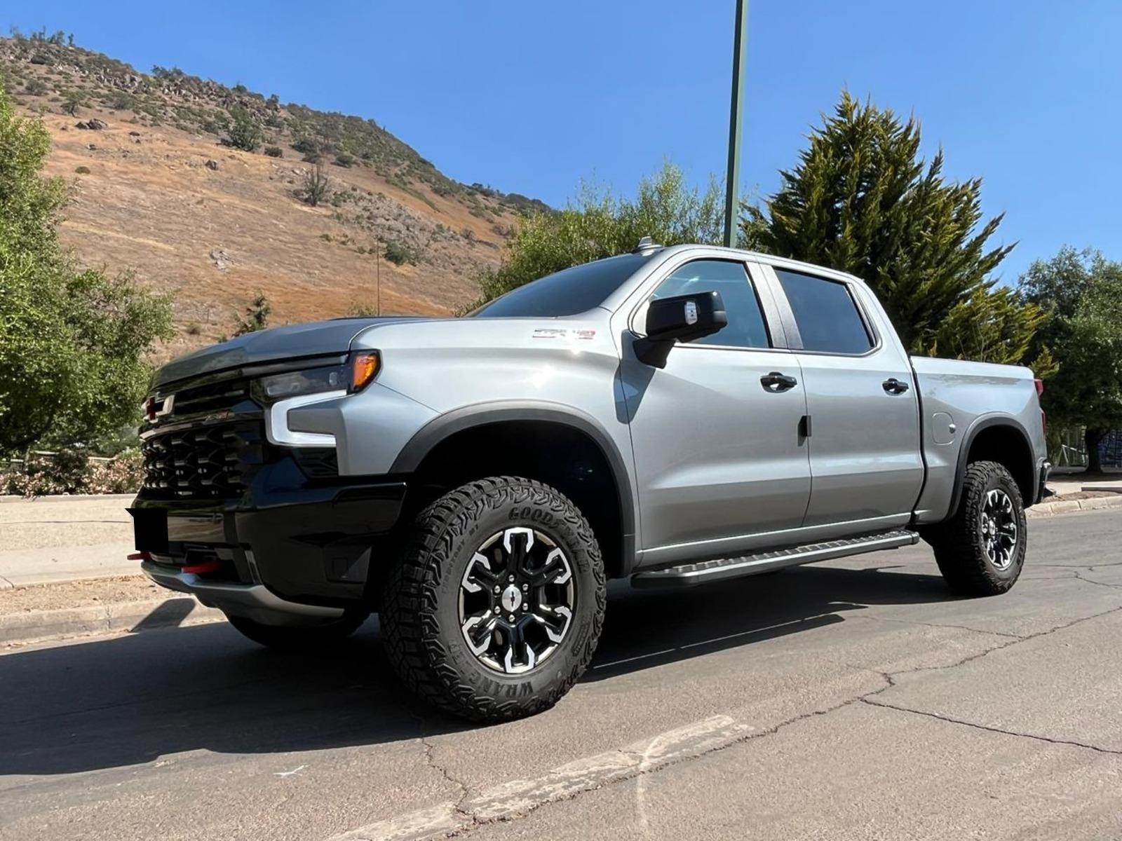 CHEVROLET SILVERADO Silverado 6.3 ZR2 Auto DC 4WD 2024 CAMIONETA SIN DETALLES FACTURABLE SOLO 1.750 KMS - 