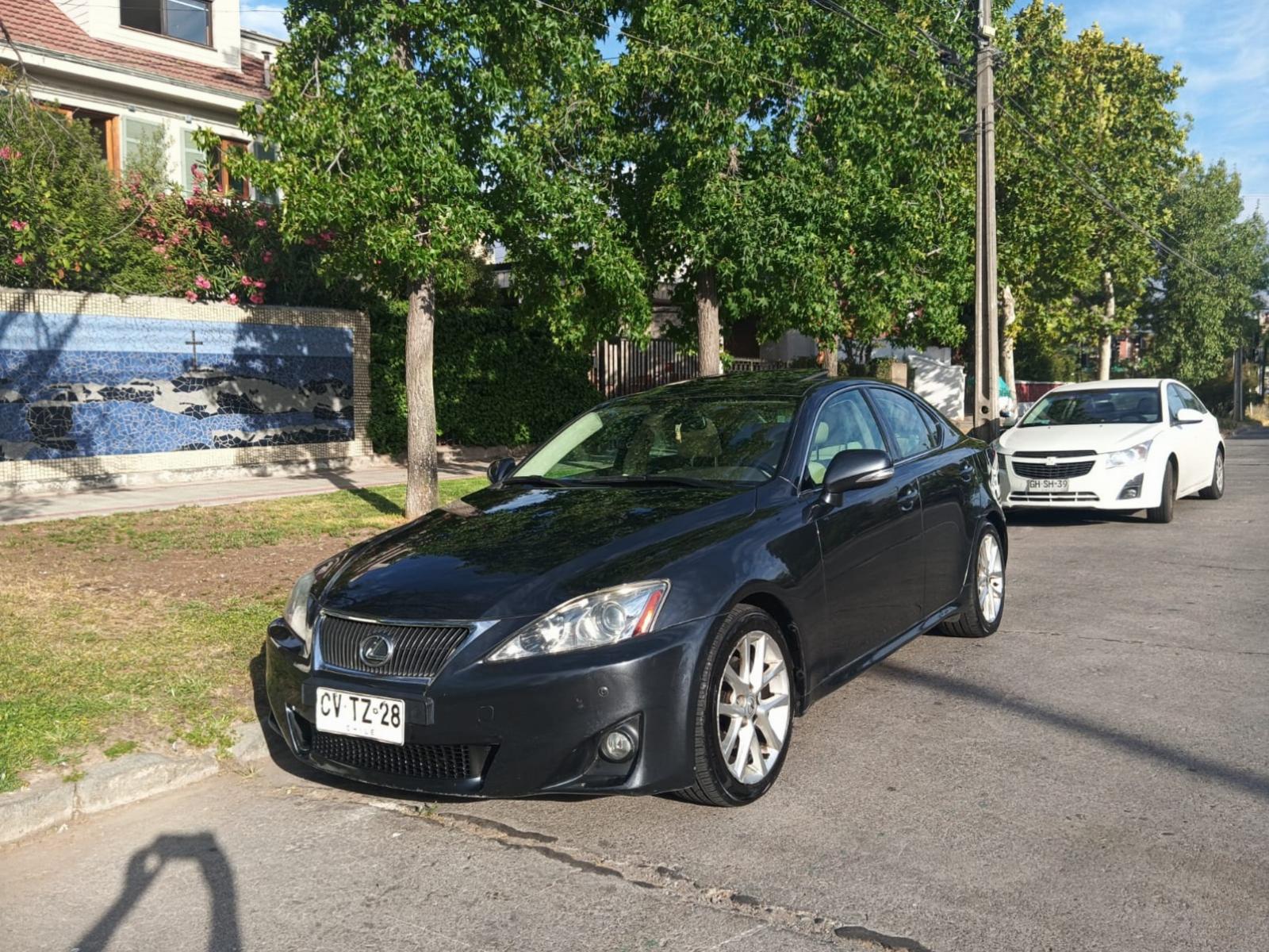 LEXUS IS 250 2011 2 DUEÑOS - FULL MOTOR