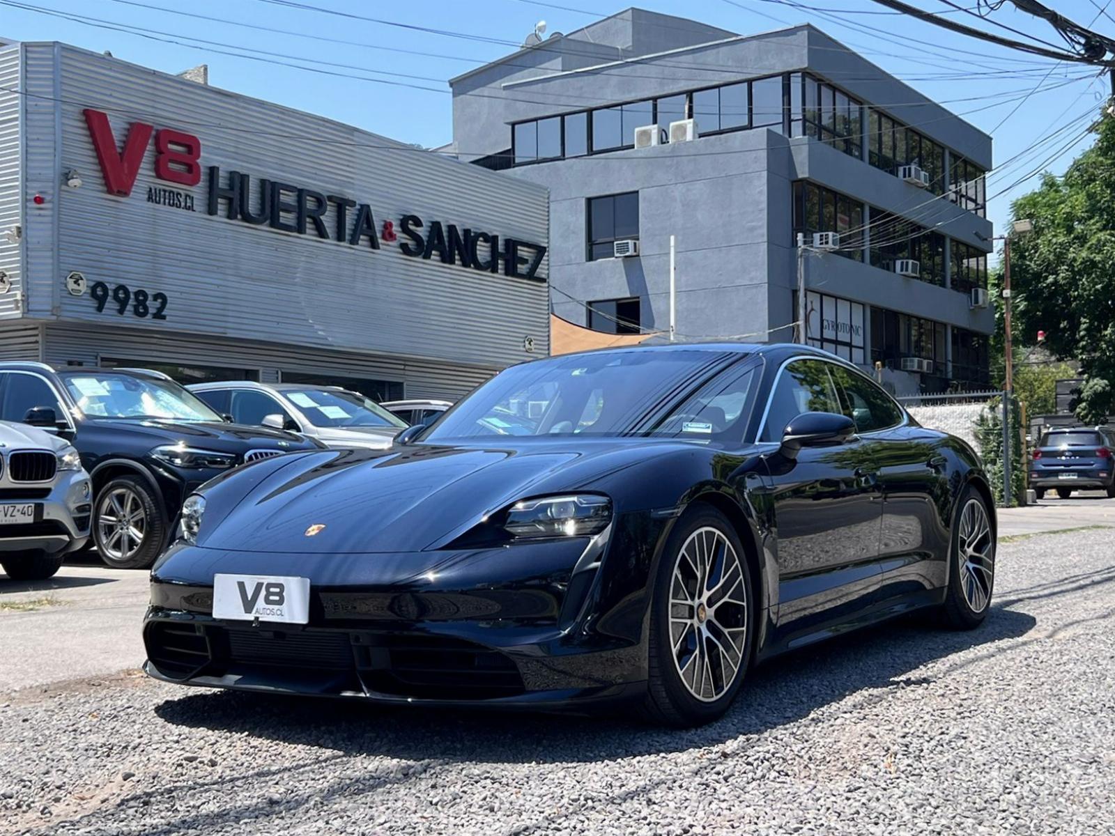 PORSCHE TAYCAN TURBO 2021 SÓLO 2.600 KILÓMETROS - V8 AUTOS