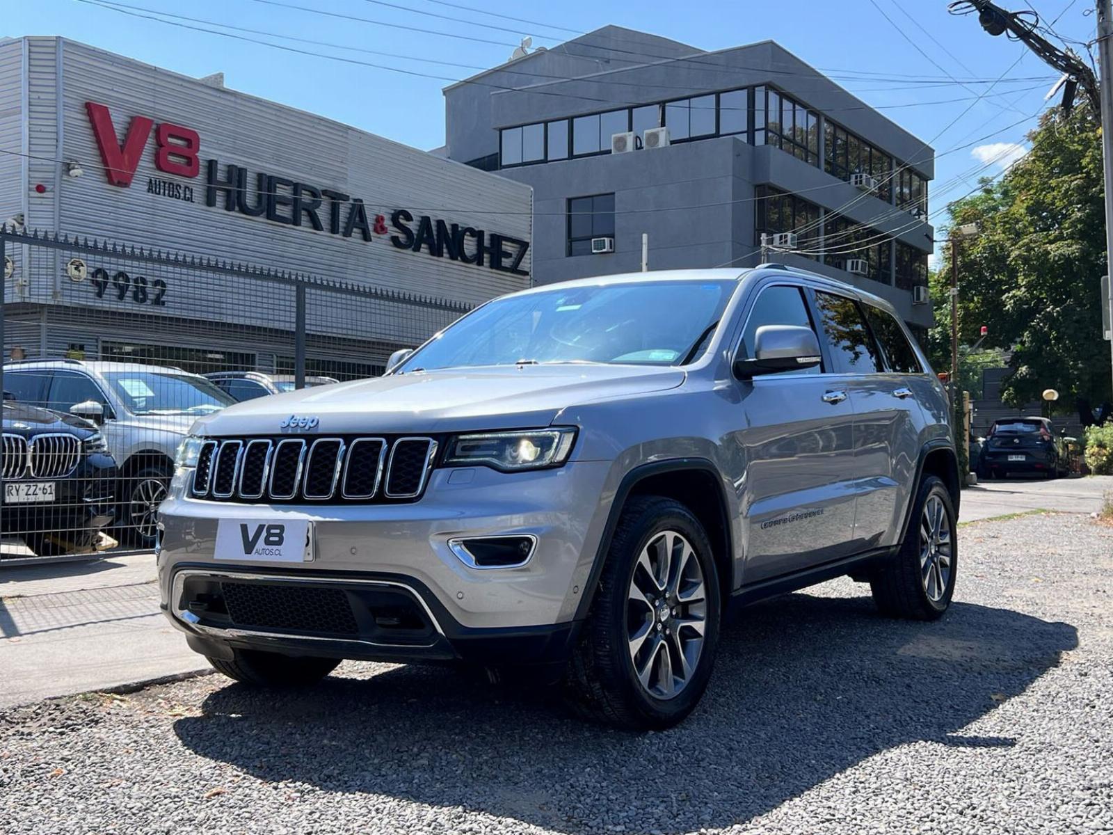 JEEP GRAND CHEROKEE LIMITED 4X4 2018 MANTENIMIENTO EN LA MARCA  - V8 AUTOS