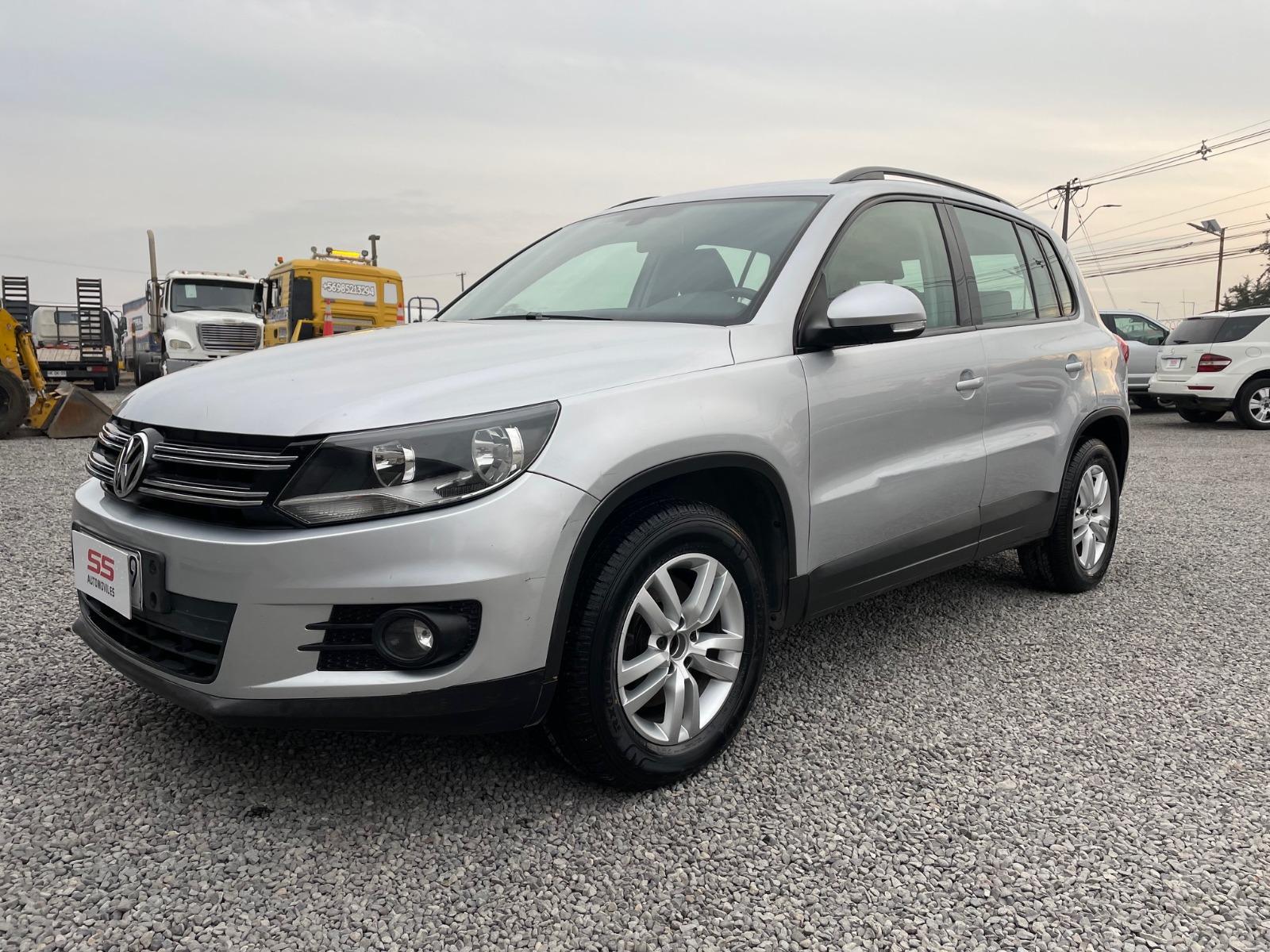 VOLKSWAGEN TIGUAN Trendline AT 4X4 2015 Volkswagen Tiguan - FULL MOTOR