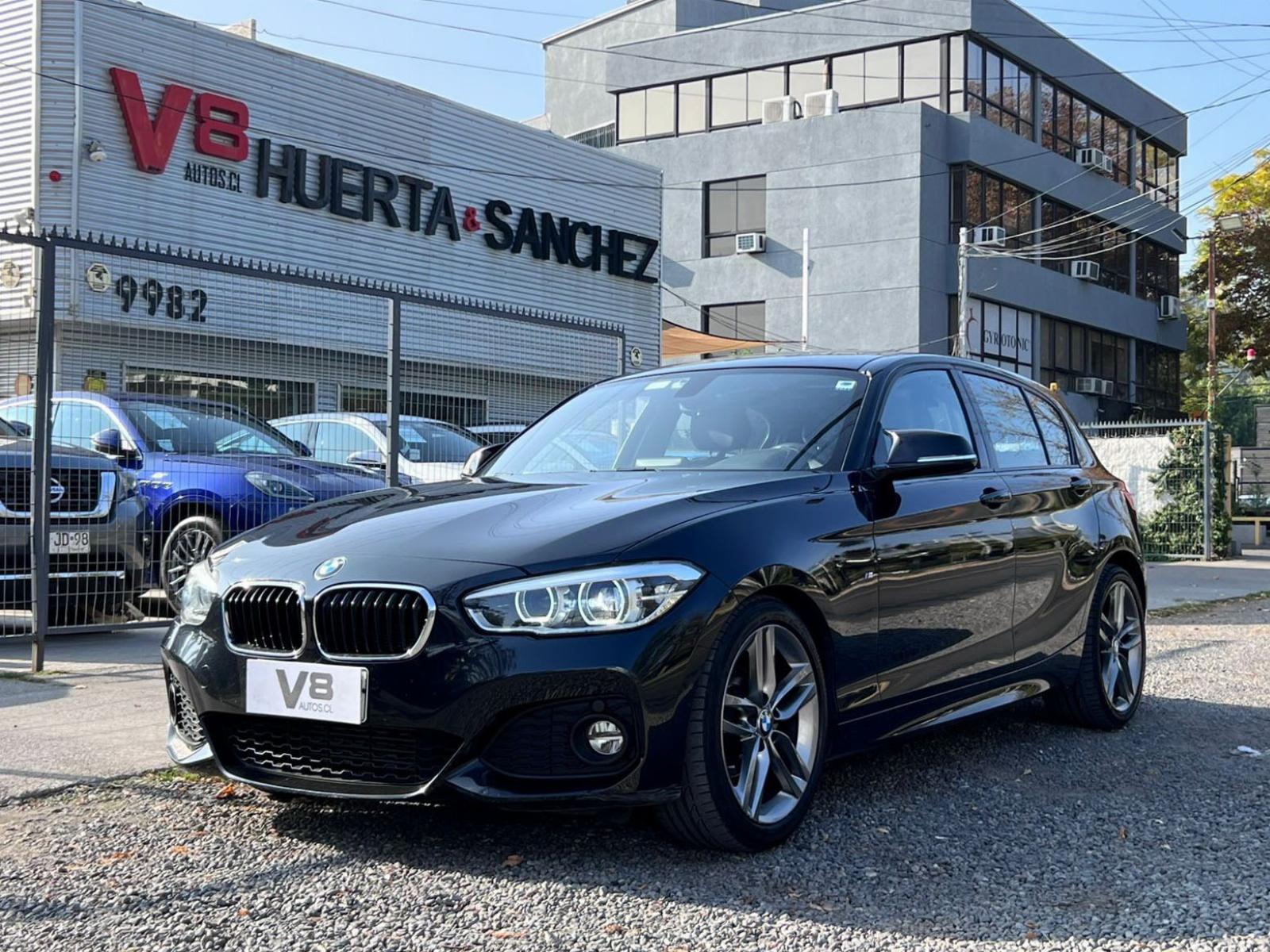 BMW 118 d 2.0 LOOK M 2019 UN DUEÑO MANTENIMIENTO EN WBM - V8 AUTOS