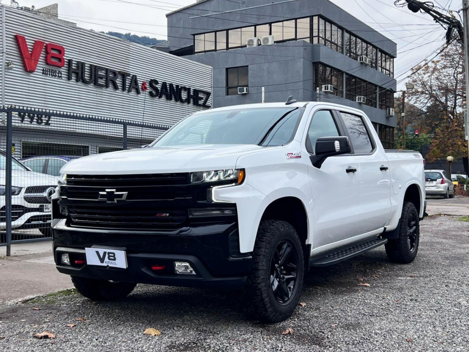 CHEVROLET SILVERADO TRAIL BOSS 5.3 2021 MANTENIMIENTO EN LA MARCA  - V8 AUTOS