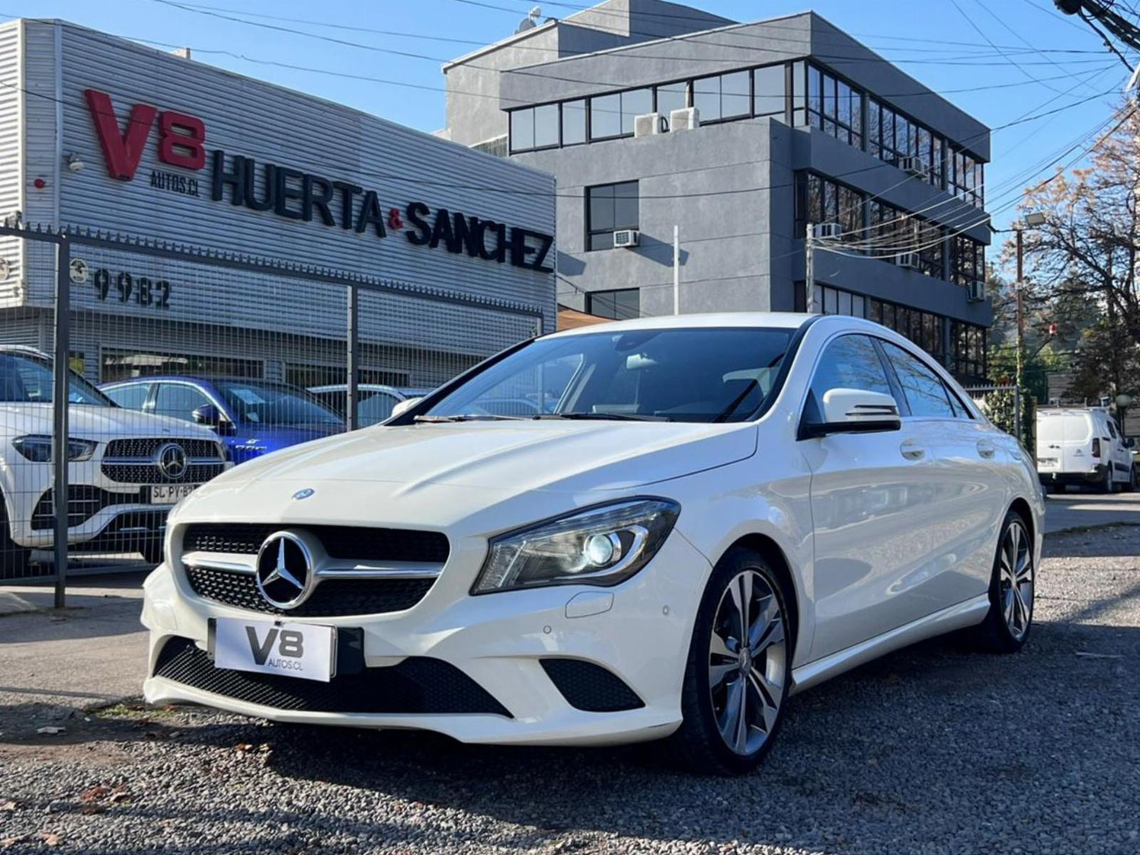 MERCEDES-BENZ CLA 180 1.6 MT 2016 MANTENIMIENTO EN KAUFMANN - V8 AUTOS