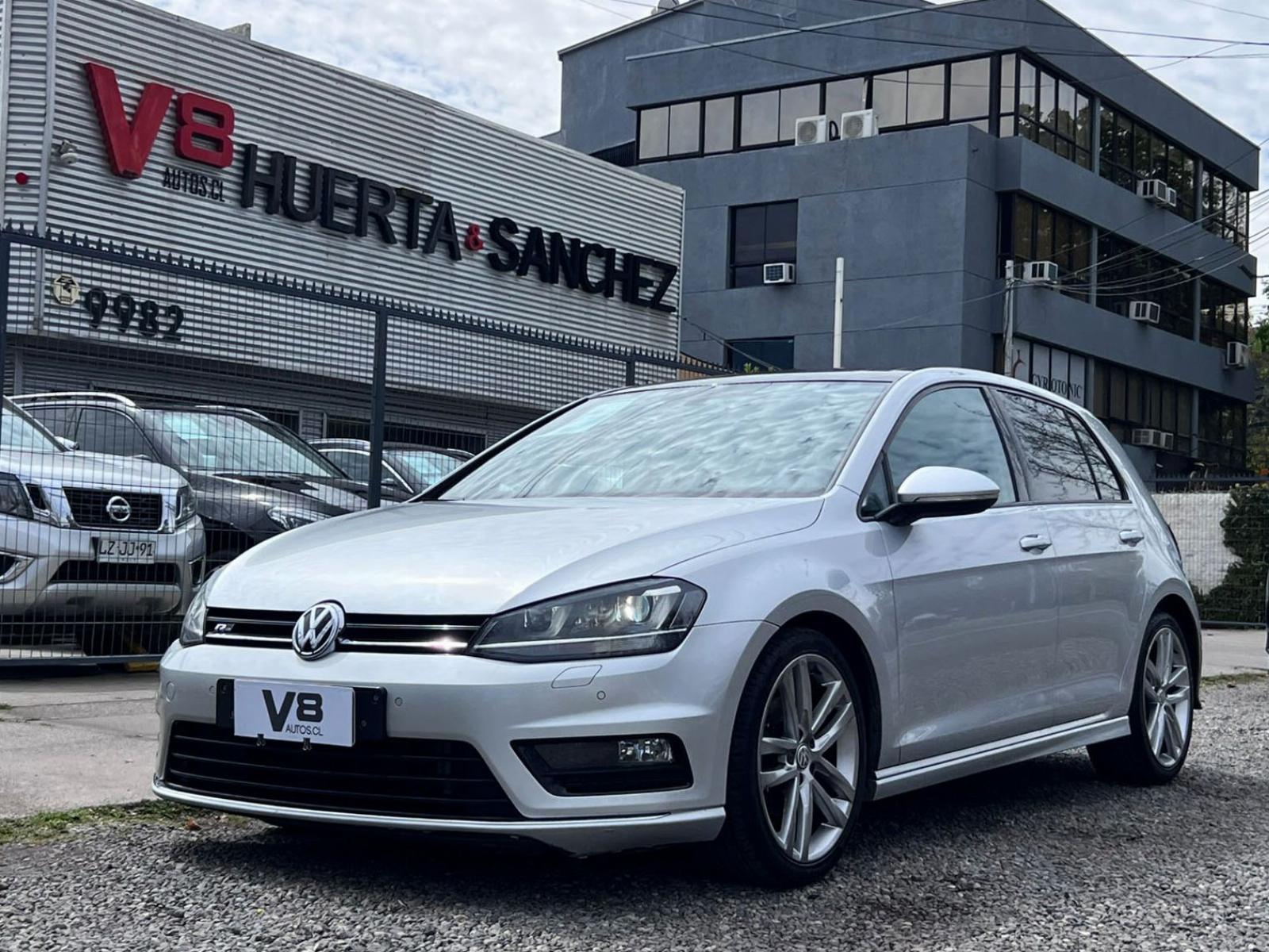 VOLKSWAGEN GOLF R LINE 2.0 TDI 2018 DIESEL BLUE MOTION - V8 AUTOS