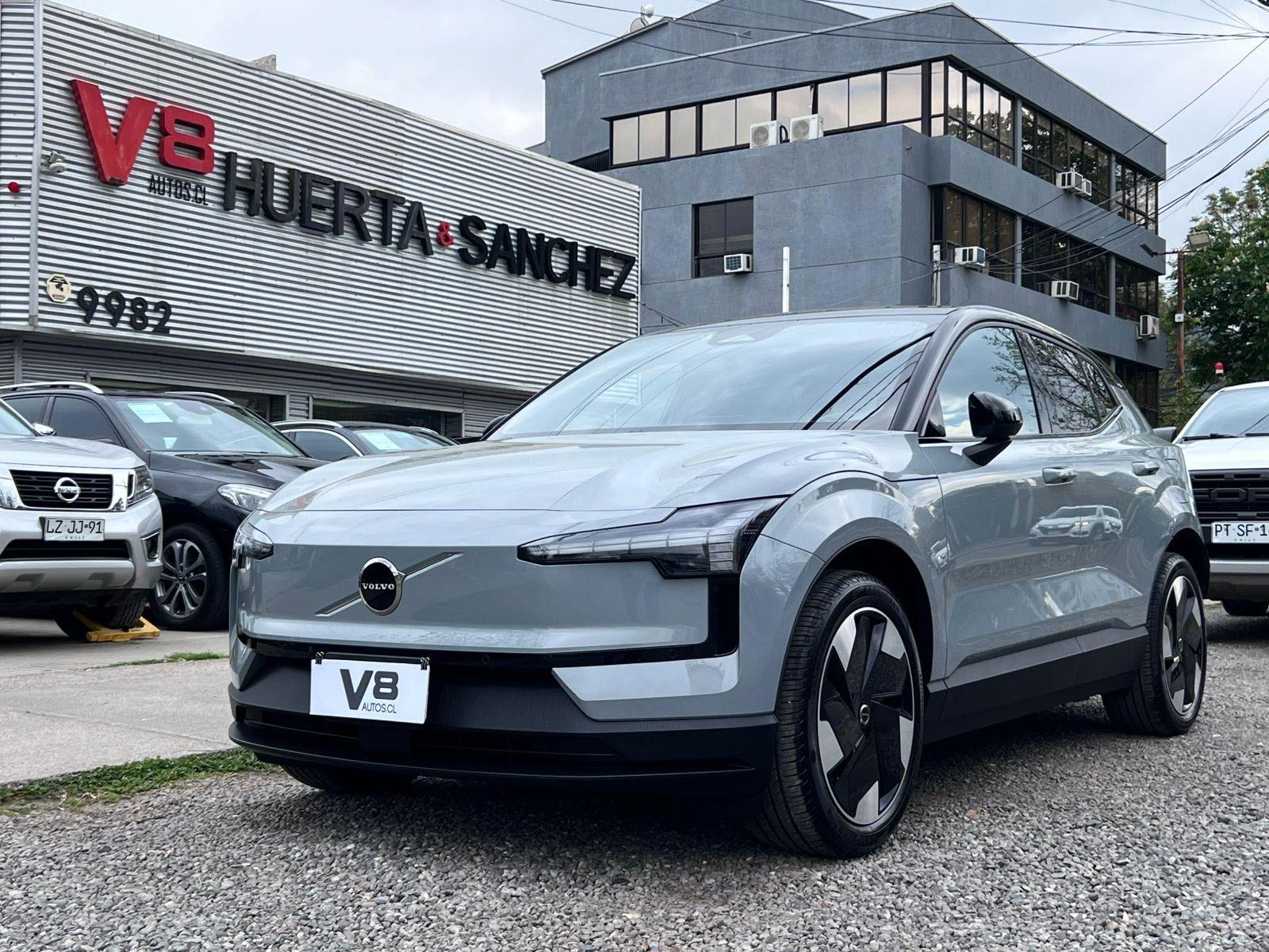 VOLVO EX30 E60 PLUS 100% ELÉCTRICO  2025 GARANTÍA DE FÁBRICA VIGENTE - V8 AUTOS