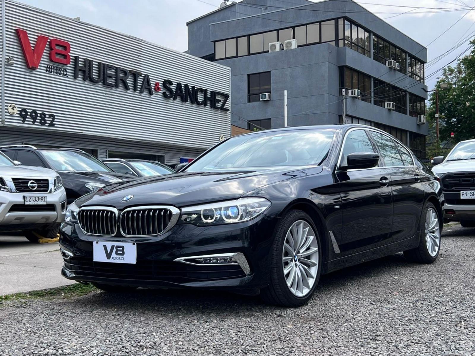 BMW 540 LUXURY LINE 2018 MANTENIMIENTO AL DÍA - V8 AUTOS