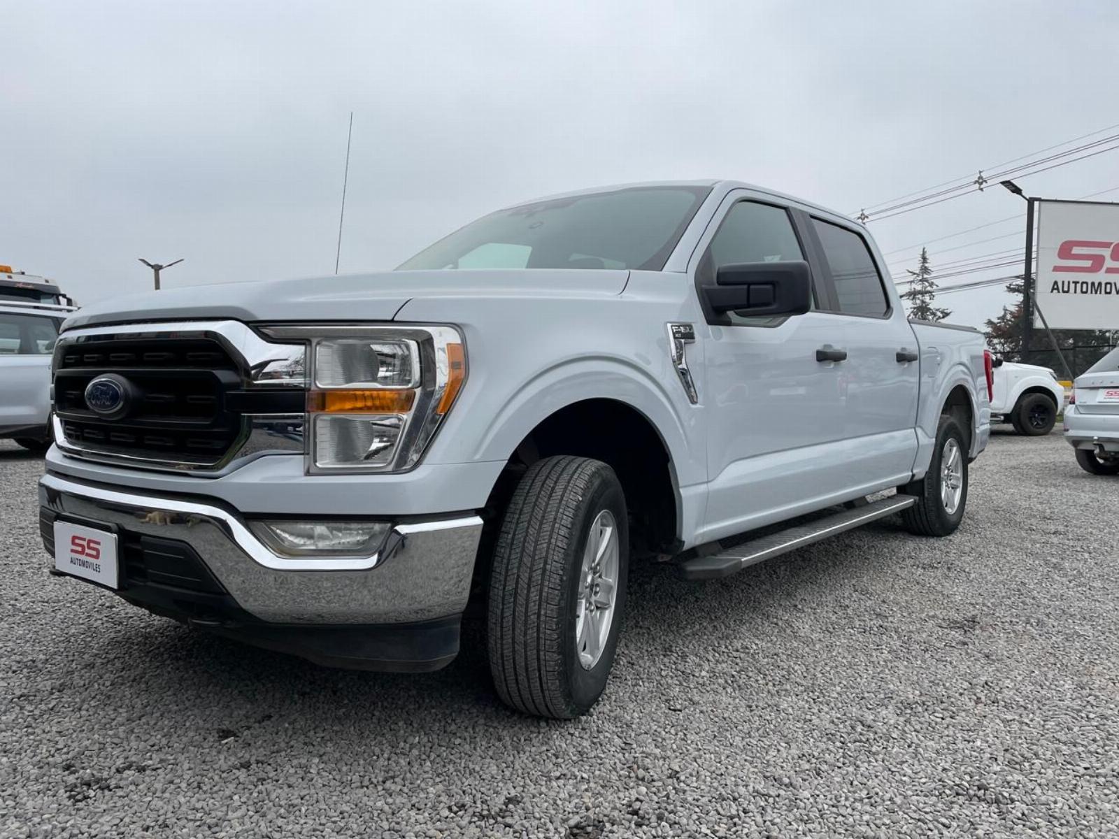 FORD F-150 D CAB XLT 3.3 4X2 AT 2021 Ford F-150  - 